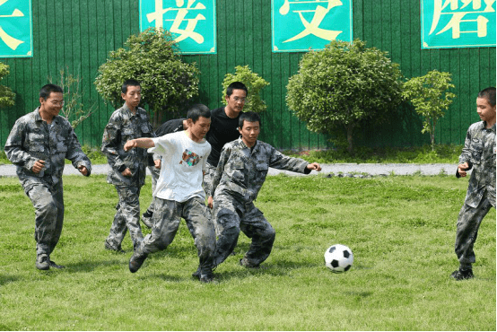 户外拓展训练(图2) 户外拓展训练(图2)