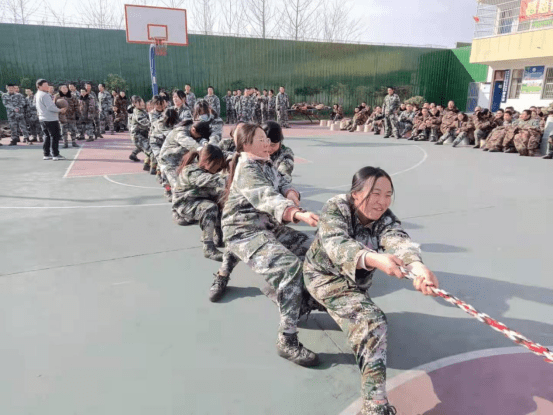 户外拓展训练(图3) 户外拓展训练(图3)