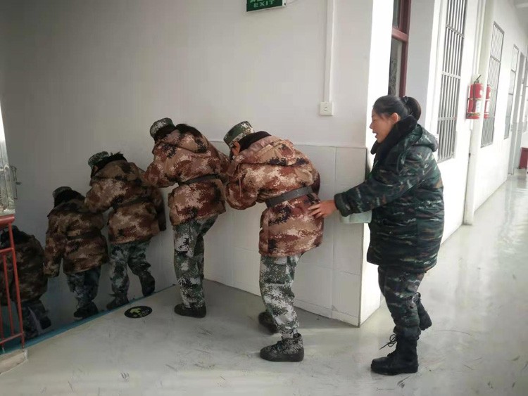 启德特训学校消防逃生演练(图9) 启德特训学校消防逃生演练